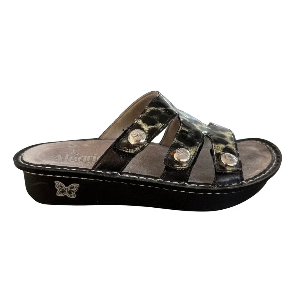 Alegria Women 39 Black Animal Print Patent Leather Slide Sandals‎ Wedge